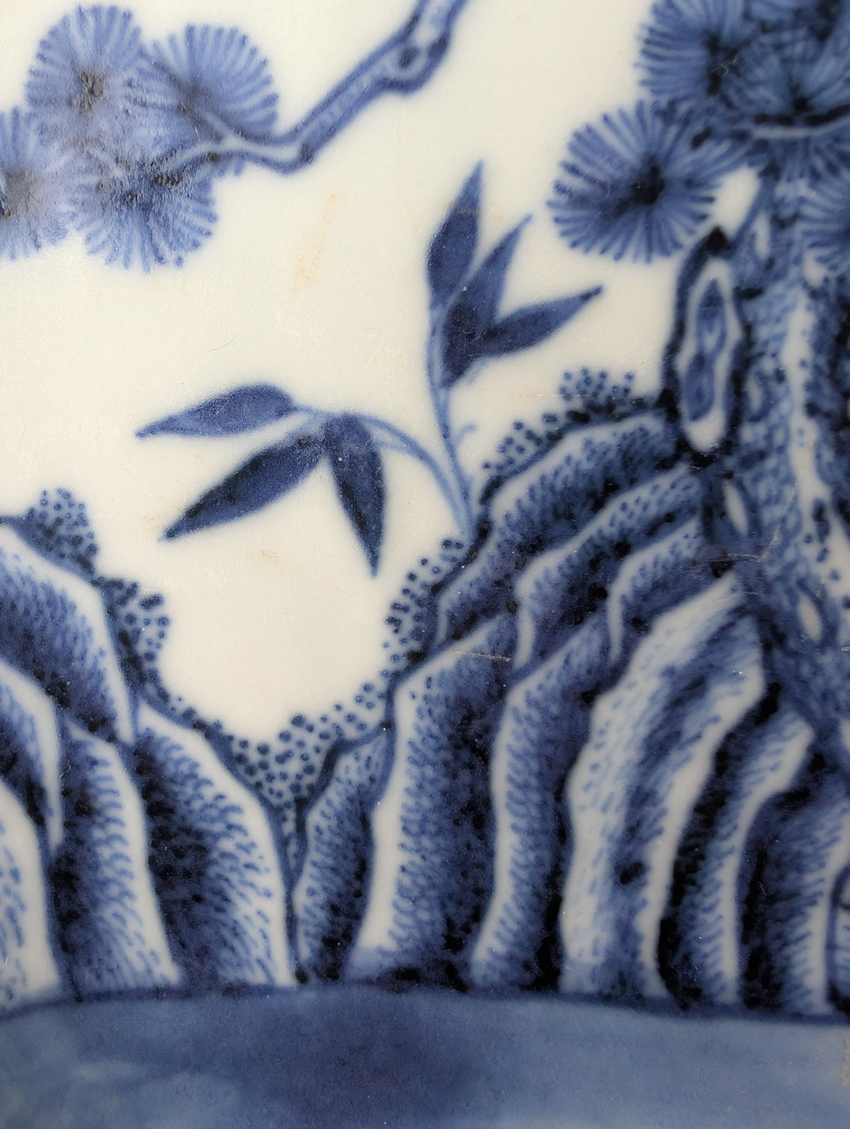 Chinese antique platter in underglazed blue and white, 18th c #2695