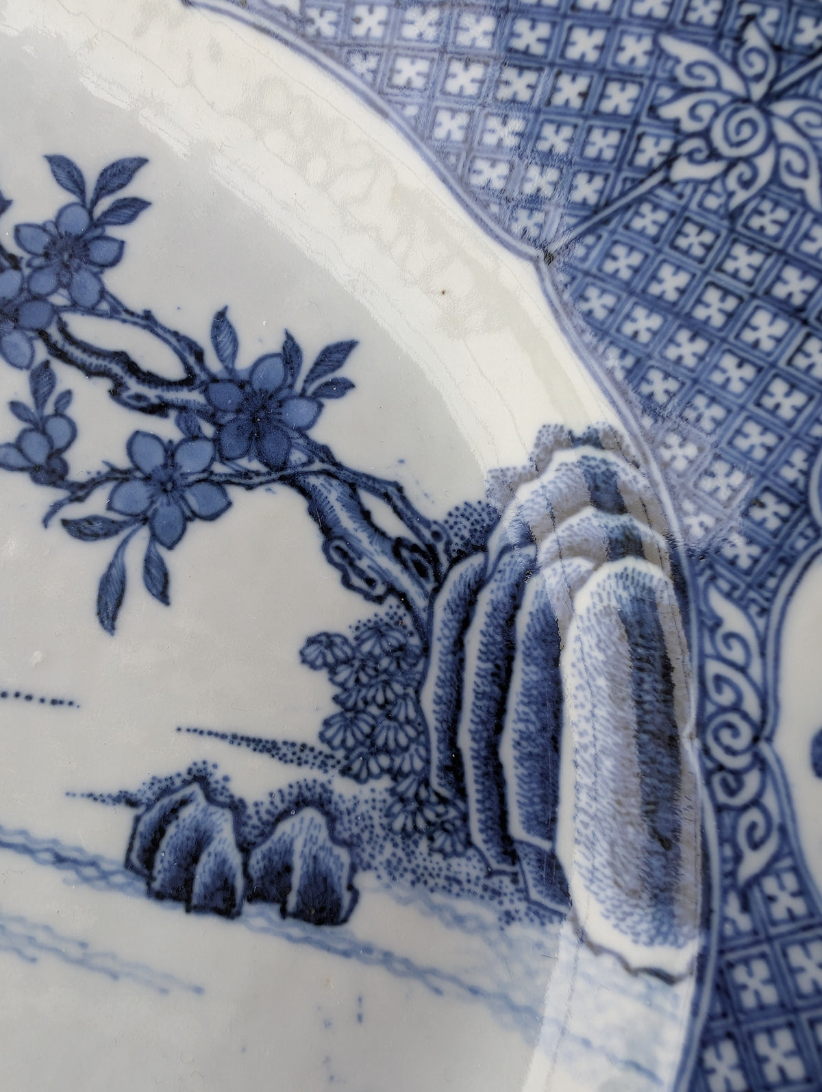 Chinese antique platter in underglazed blue and white, 18th c #2695