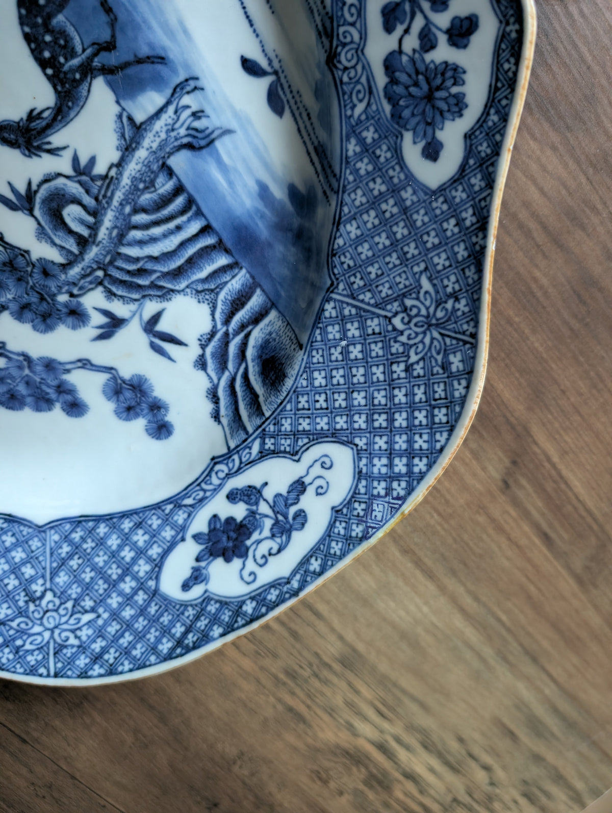 Chinese antique platter in underglazed blue and white, 18th c #2695