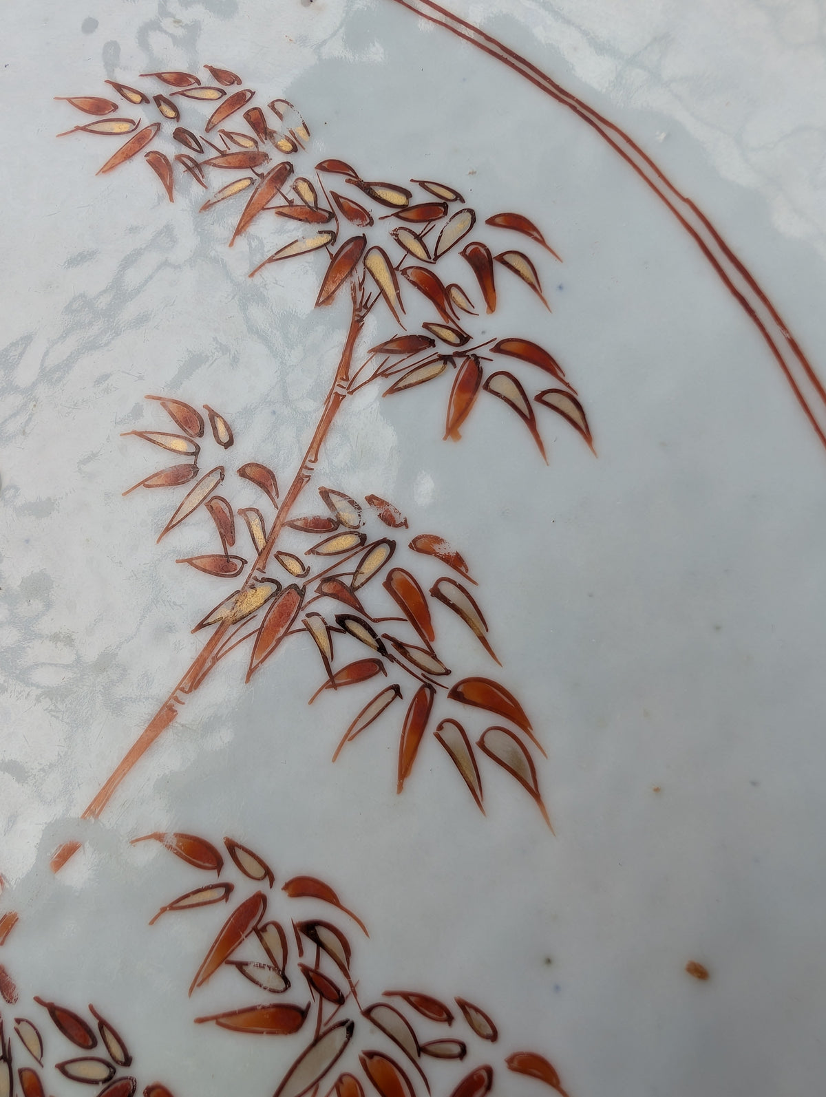 乾隆时期粉彩花园纹瓷盘 #3066