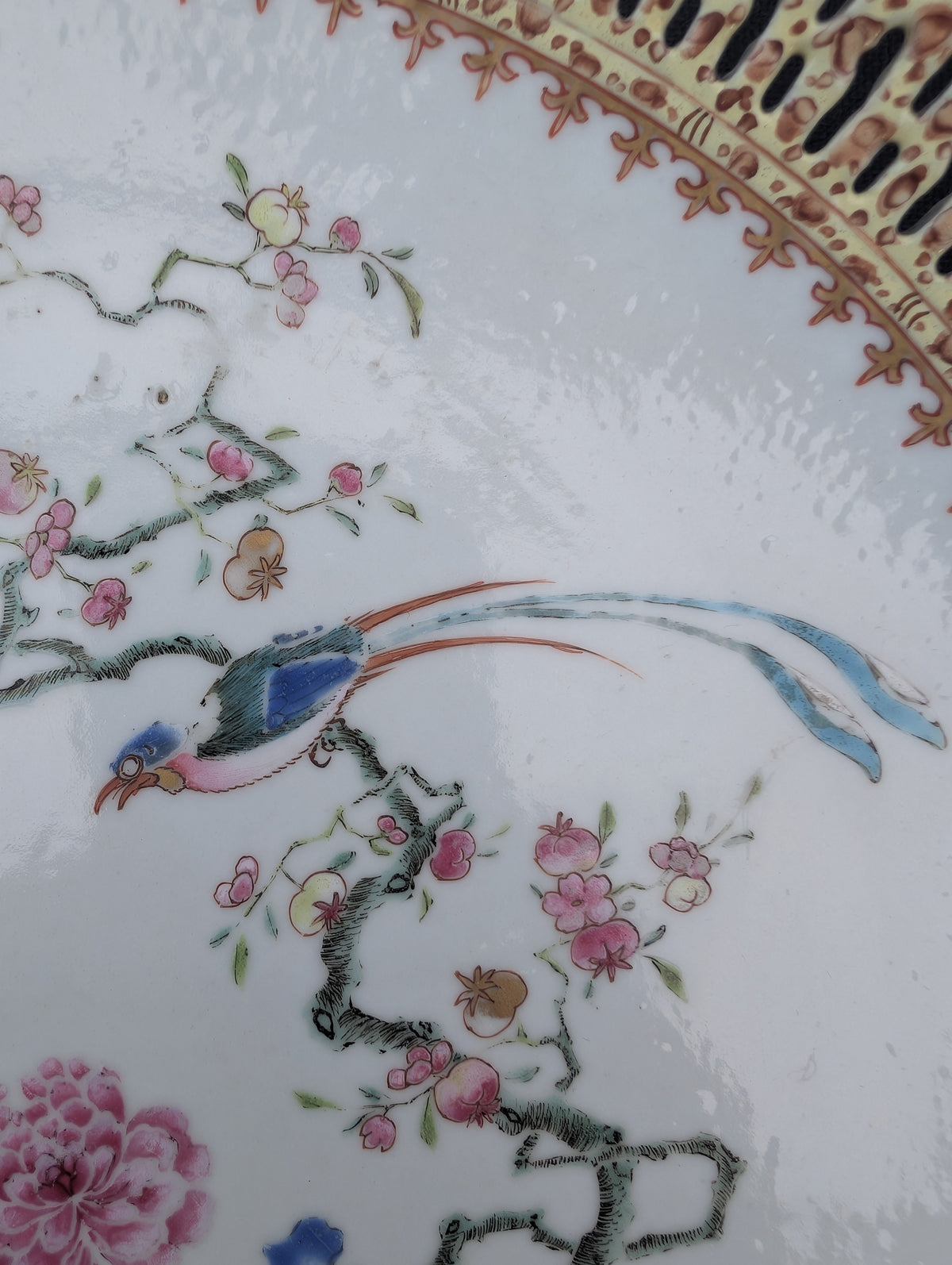中国古董镂空粉彩盘，雍正/乾隆时期，18世纪，编号3080